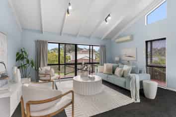 8 Peter Button Place, Johnsonville