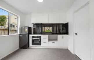 3/4 Longwood Avenue, Mornington