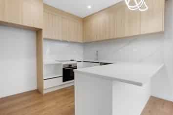 4 & 8/196 Royal Road, Massey