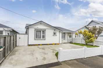 94 Endeavour Street, Lyall Bay