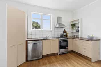 94 Endeavour Street, Lyall Bay