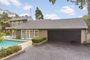 7 Castle Drive, Epsom