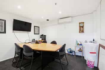 AFFORDABLE KILBIRNIE COMMERCIAL OPPORTUNITY