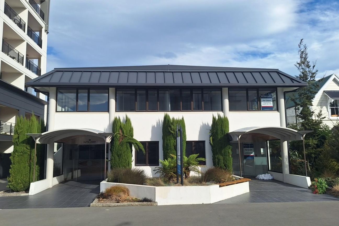 Rare CBD Office + 9 Car Parks - Vista 2