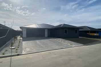 2 Meech Way, Frimley