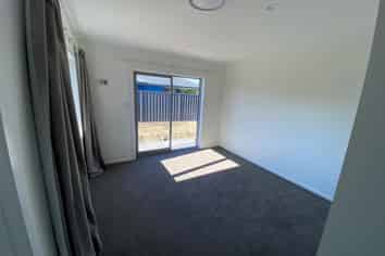 2 Meech Way, Frimley