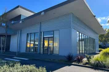 Mezzanine Retail for Lease