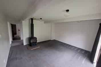 6 John Road, Fairy Springs