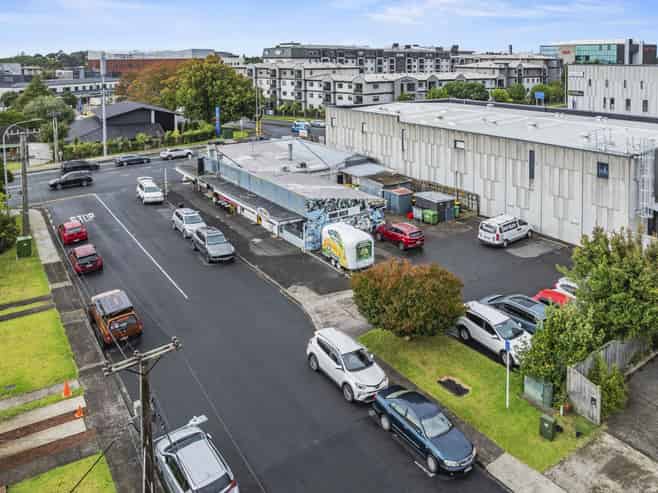 Mixed-use corner site opposite hospital