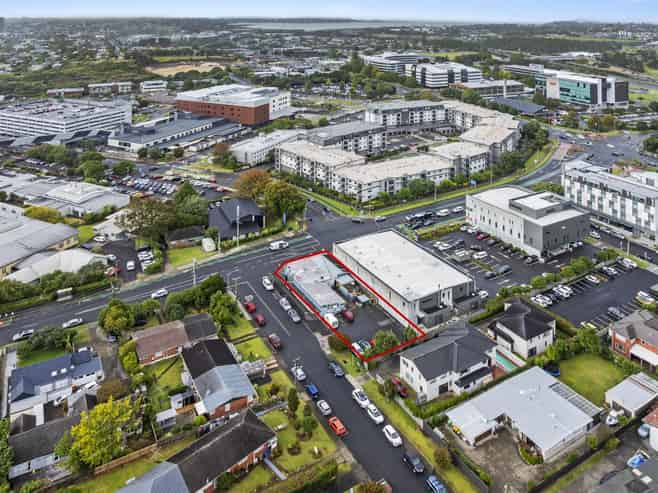 Mixed-use corner site opposite hospital