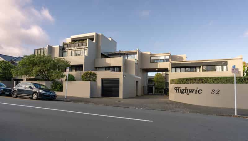 13/32 Hobson Street, Thorndon