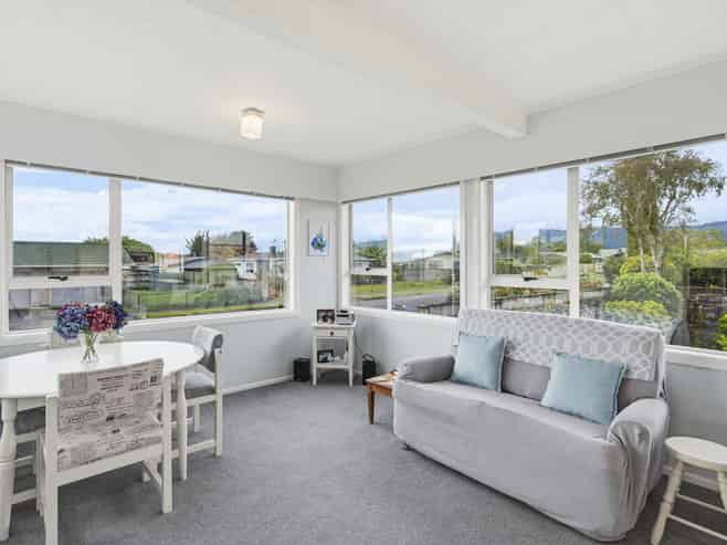 24 Featherston Street, Levin