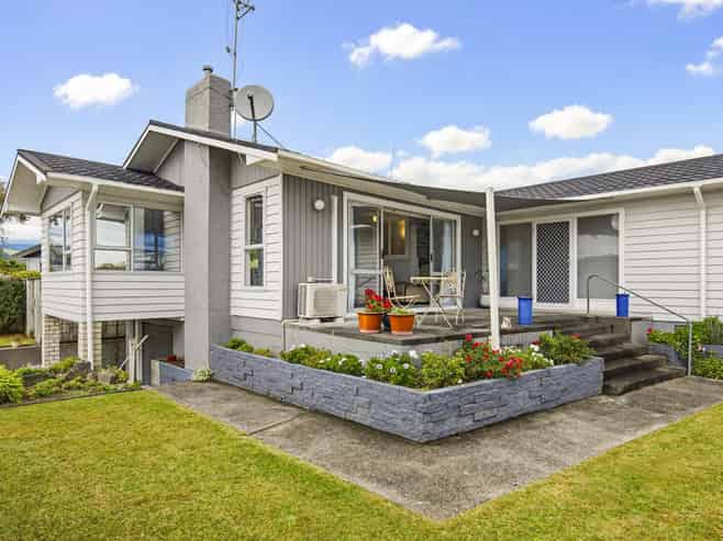 24 Featherston Street, Levin