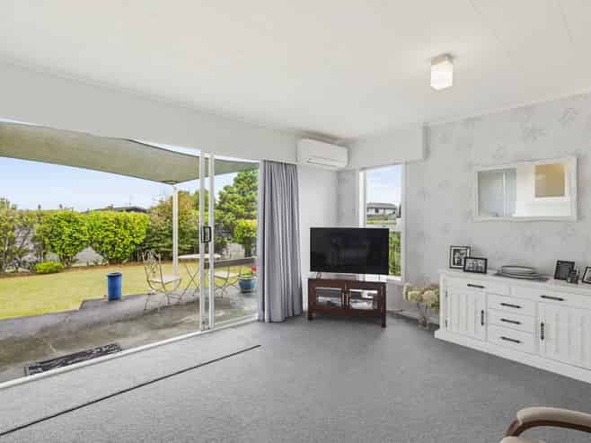 24 Featherston Street, Levin