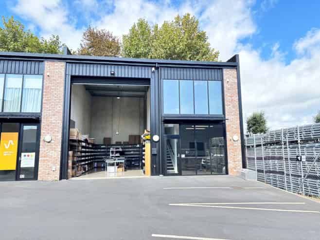 Striking Industrial unit - designed to impress