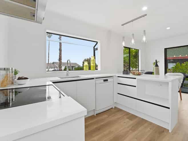 2/68 Meadowood Drive, Unsworth Heights