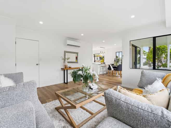 2/68 Meadowood Drive, Unsworth Heights