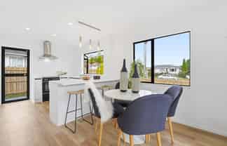 2/68 Meadowood Drive, Unsworth Heights