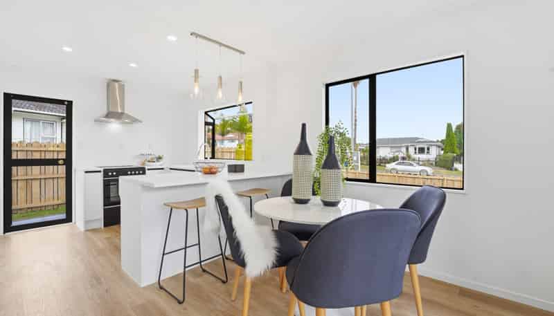 2/68 Meadowood Drive, Unsworth Heights