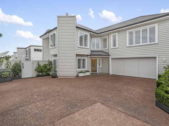 2/13 Walton Street, Remuera