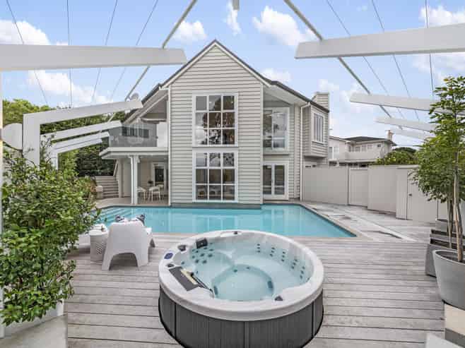 2/13 Walton Street, Remuera