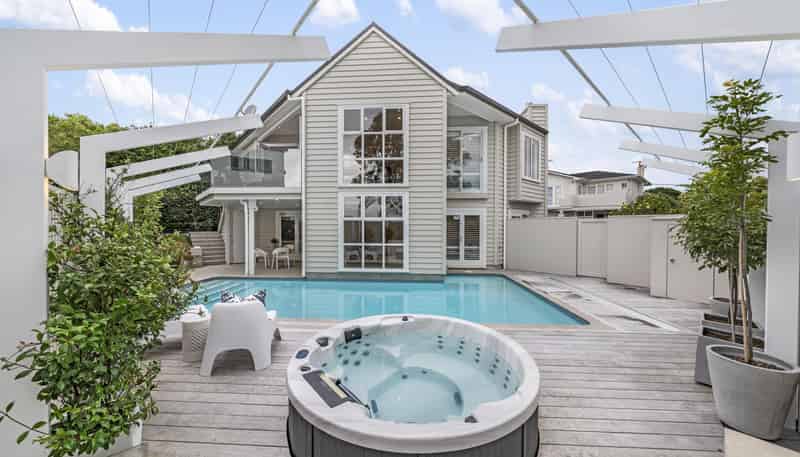 2/13 Walton Street, Remuera