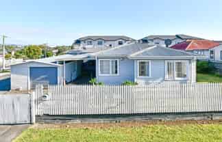 33 Thomas Road, Mangere