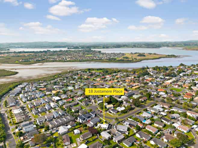 18 Justamere Place, Weymouth