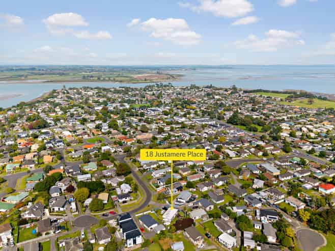 18 Justamere Place, Weymouth