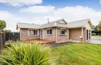 31 Strachan Way, Highbury