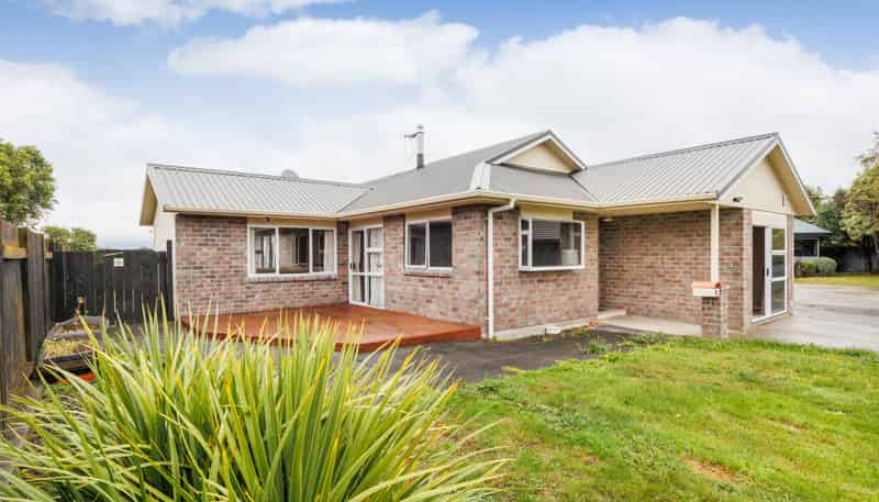 31 Strachan Way, Highbury