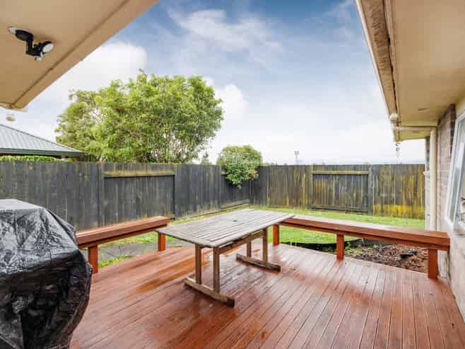 31 Strachan Way, Highbury