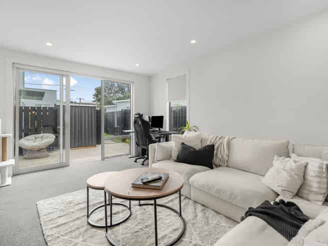 52A Durham Crescent, Fairfield