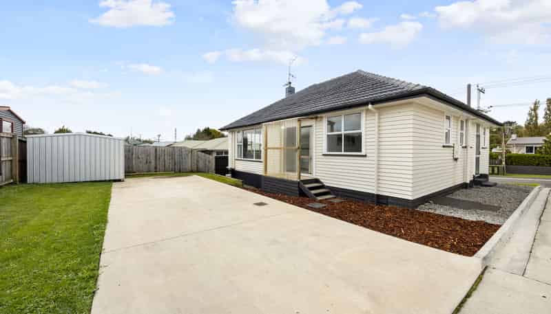 1/10 Pine Avenue, Bader