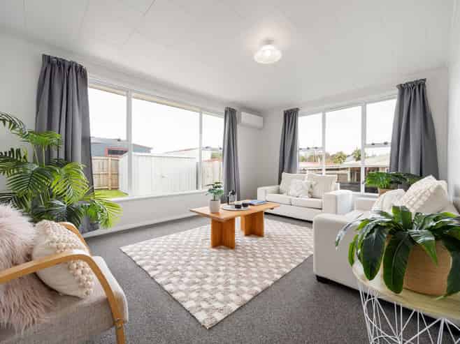 1/10 Pine Avenue, Bader