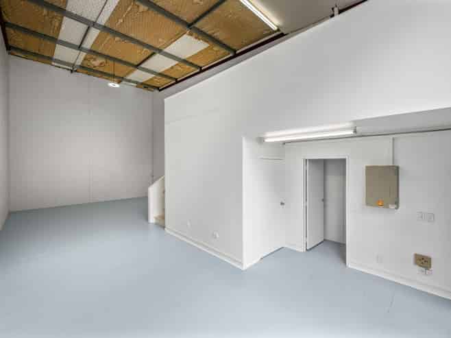 North-facing unit with excellent natural light