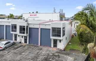 North-facing unit with excellent natural light