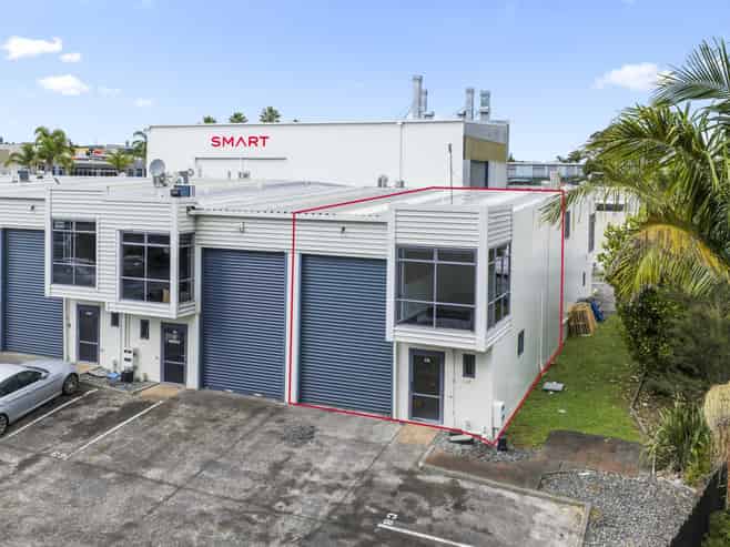 North-facing unit with excellent natural light