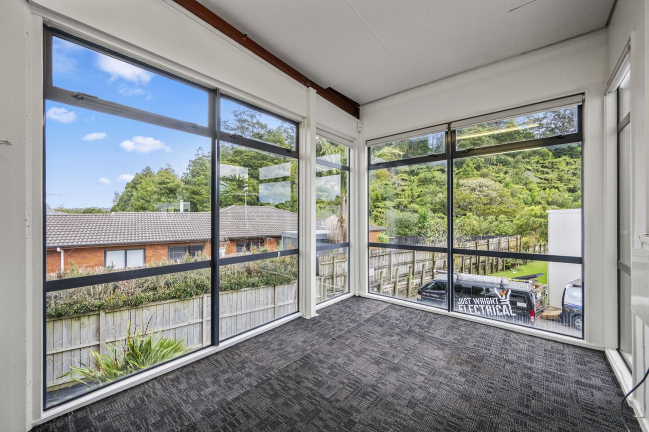 North-facing unit with excellent natural light - Widok 5