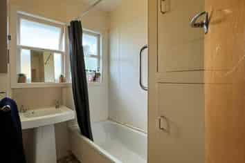 12A Miles Avenue, Papatoetoe