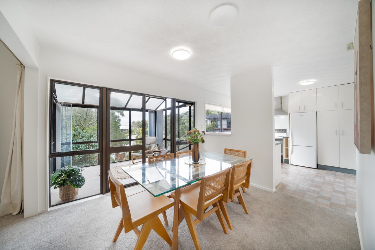 Private & Convenient Family Home - Vista 6