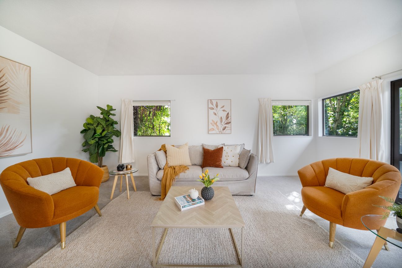 Private & Convenient Family Home - Vista 2
