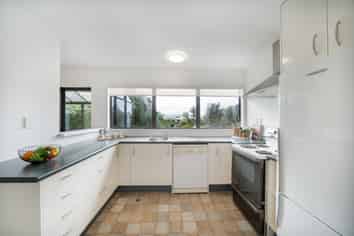 133 Helston Road, Paparangi