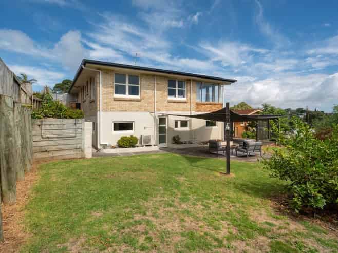 2/ Upland Street, Brookfield