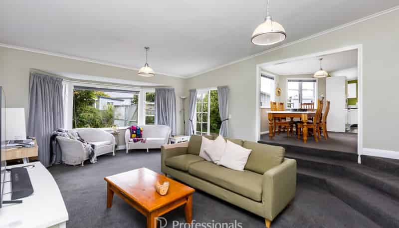 1071 High Street, Taita