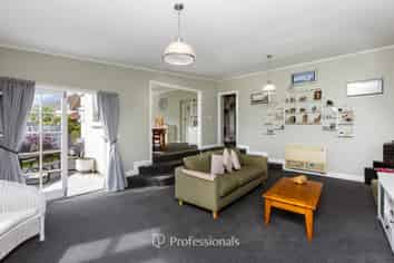 1071 High Street, Taita