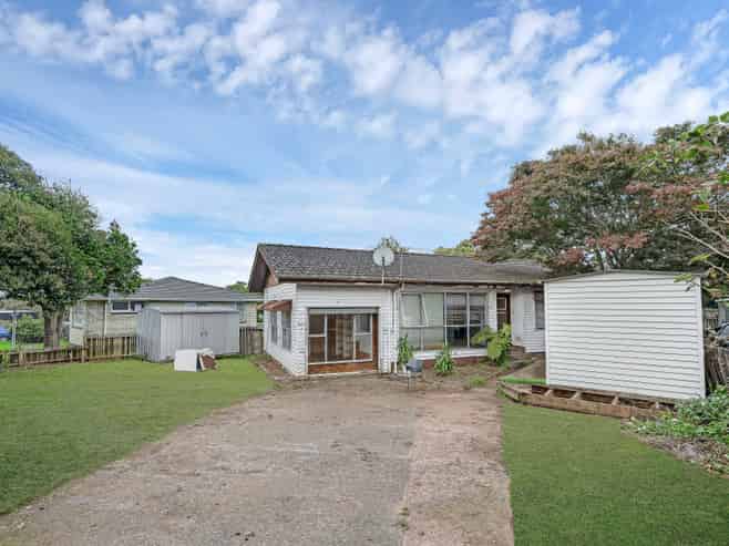 7 Damian Way, Weymouth