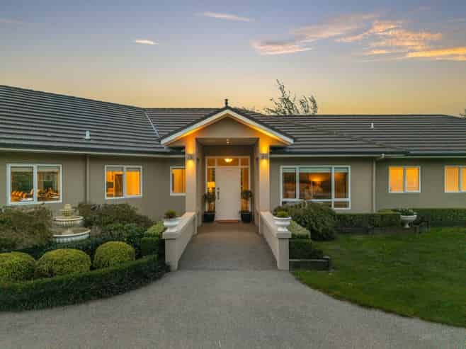 1068 Queen Street, Levin