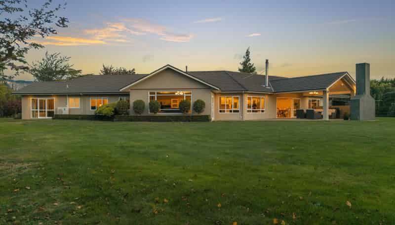 1068 Queen Street, Levin