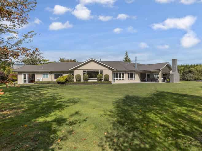 1068 Queen Street, Levin